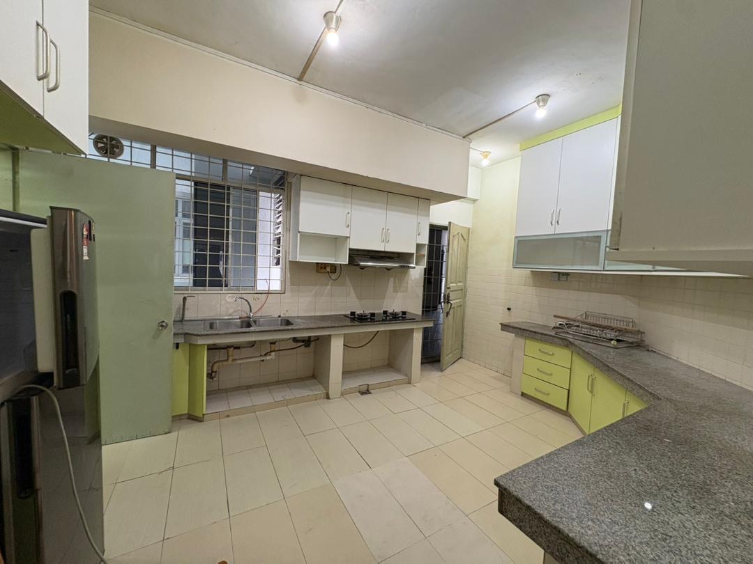 Kitchen inside Colonnades Condominium